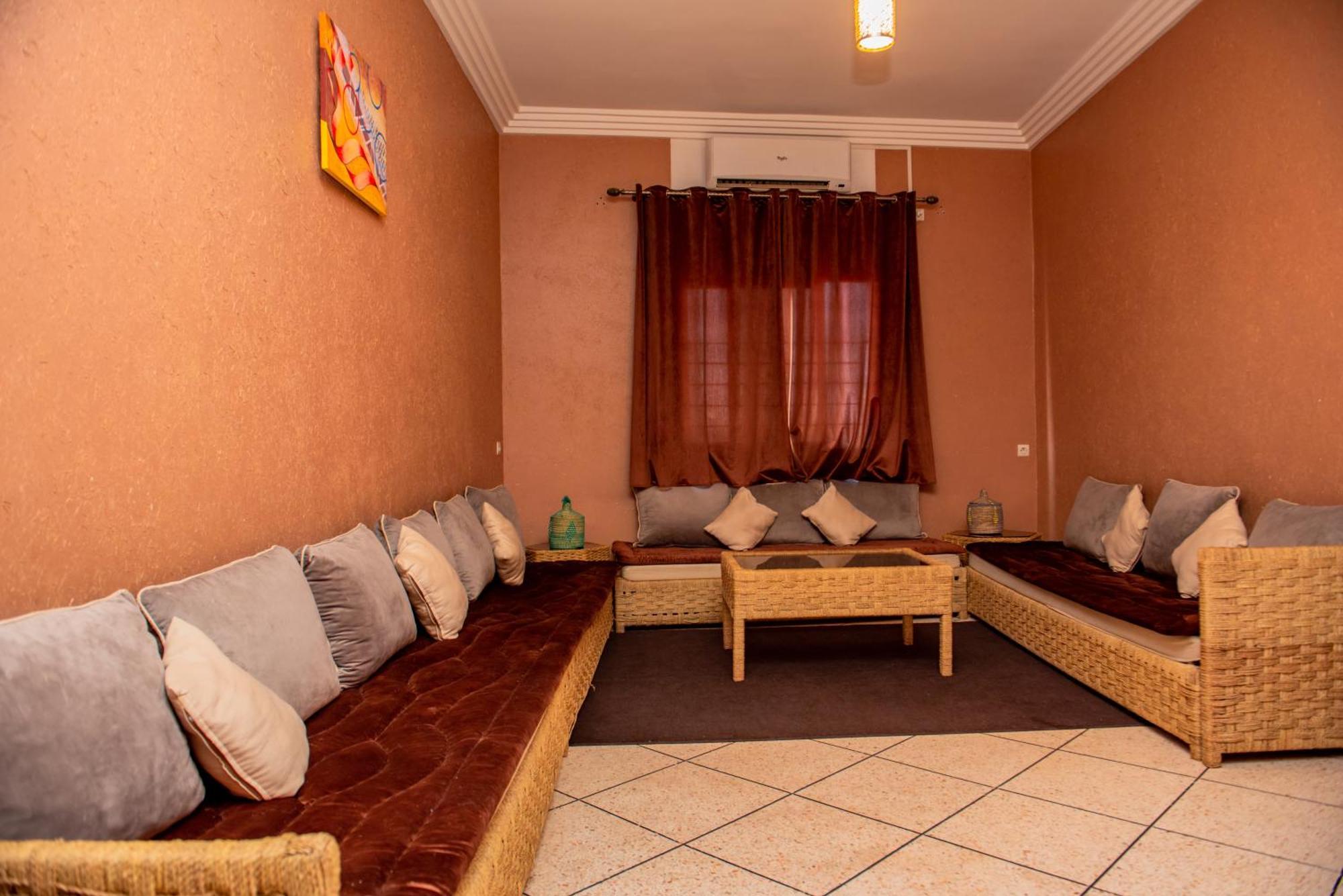Residence Afgo วาร์ซาเซต ภายนอก รูปภาพ